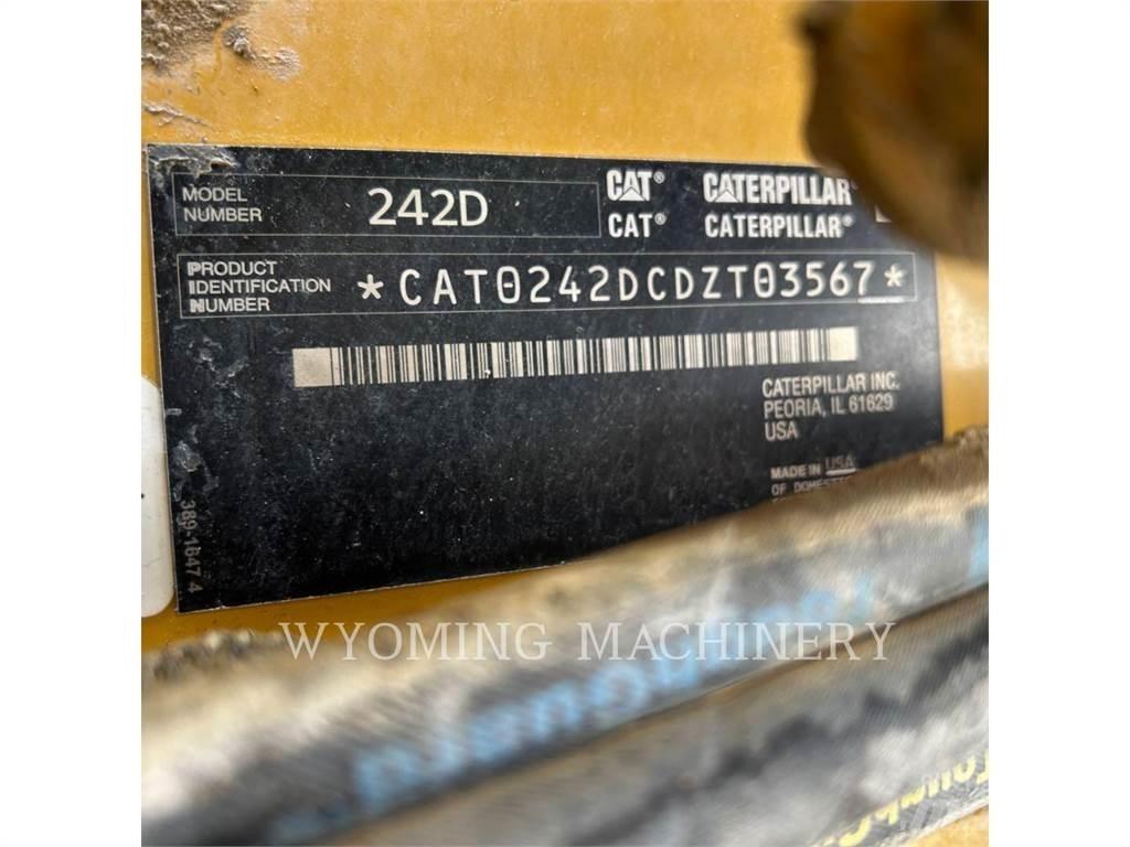 CAT 352D Міні-навантажувачі