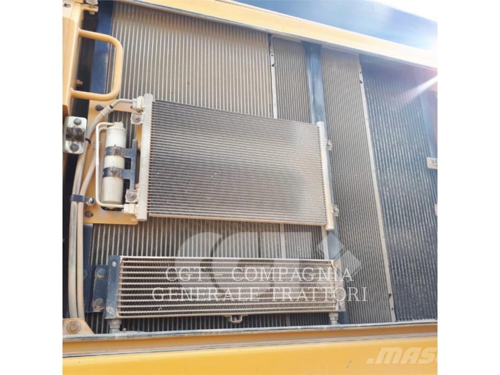 CAT 352F Гусеничні екскаватори