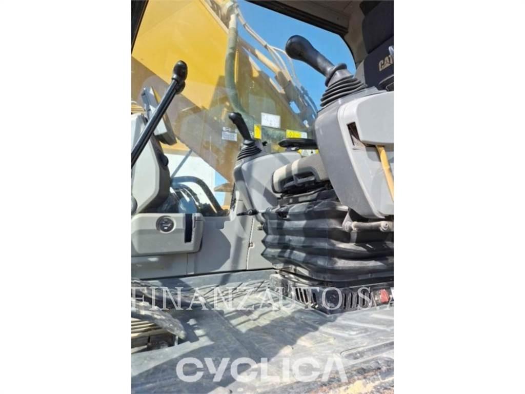 CAT 352FL Гусеничні екскаватори