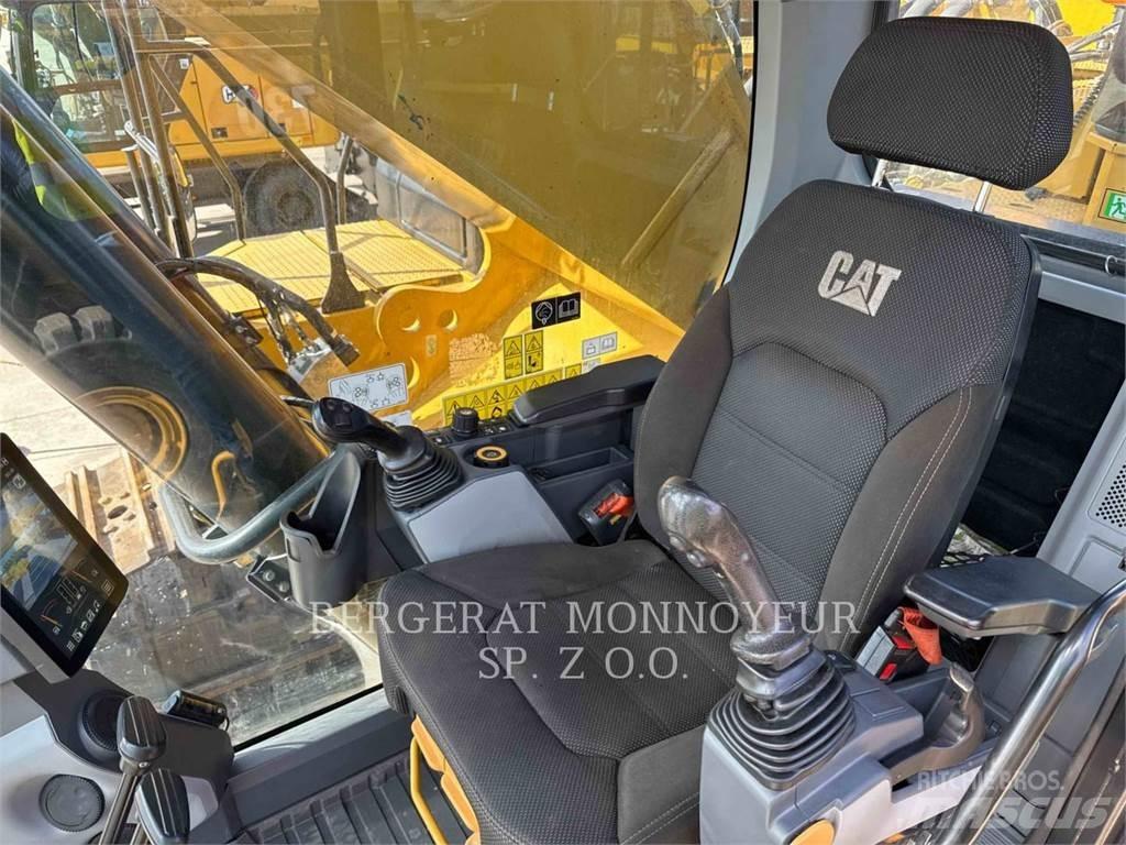 CAT 374 Гусеничні екскаватори