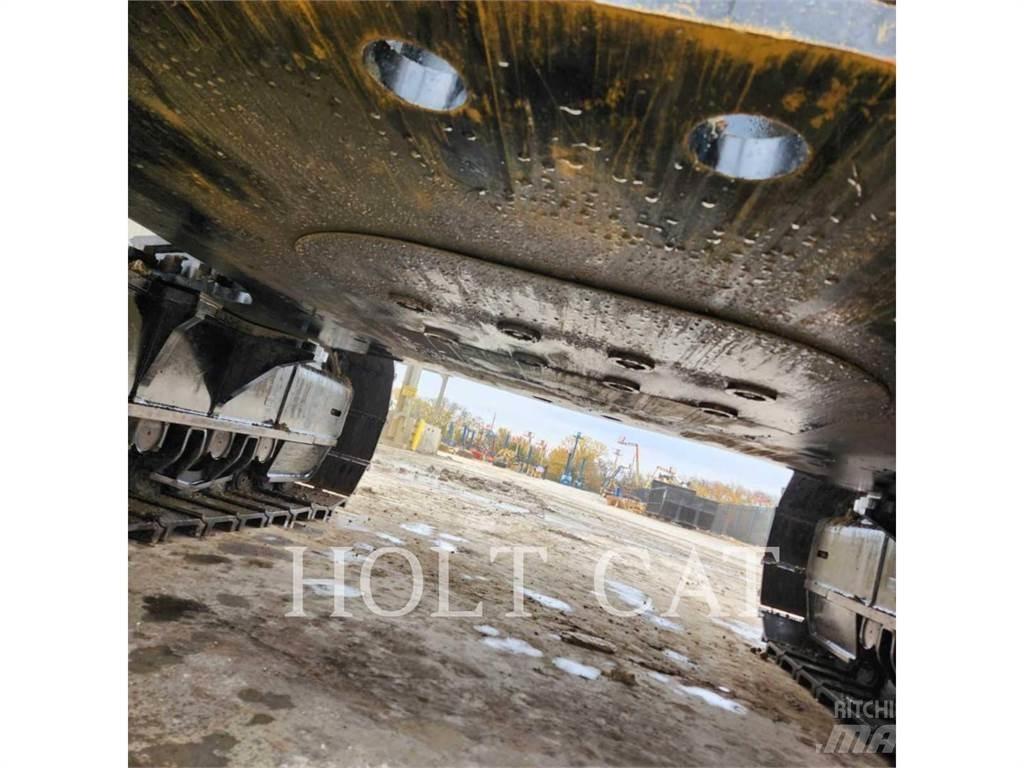 CAT 374 Гусеничні екскаватори