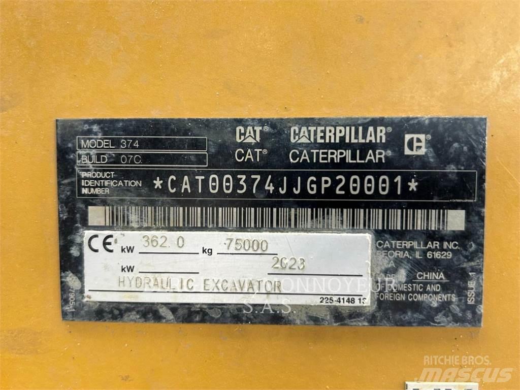 CAT 374 Гусеничні екскаватори
