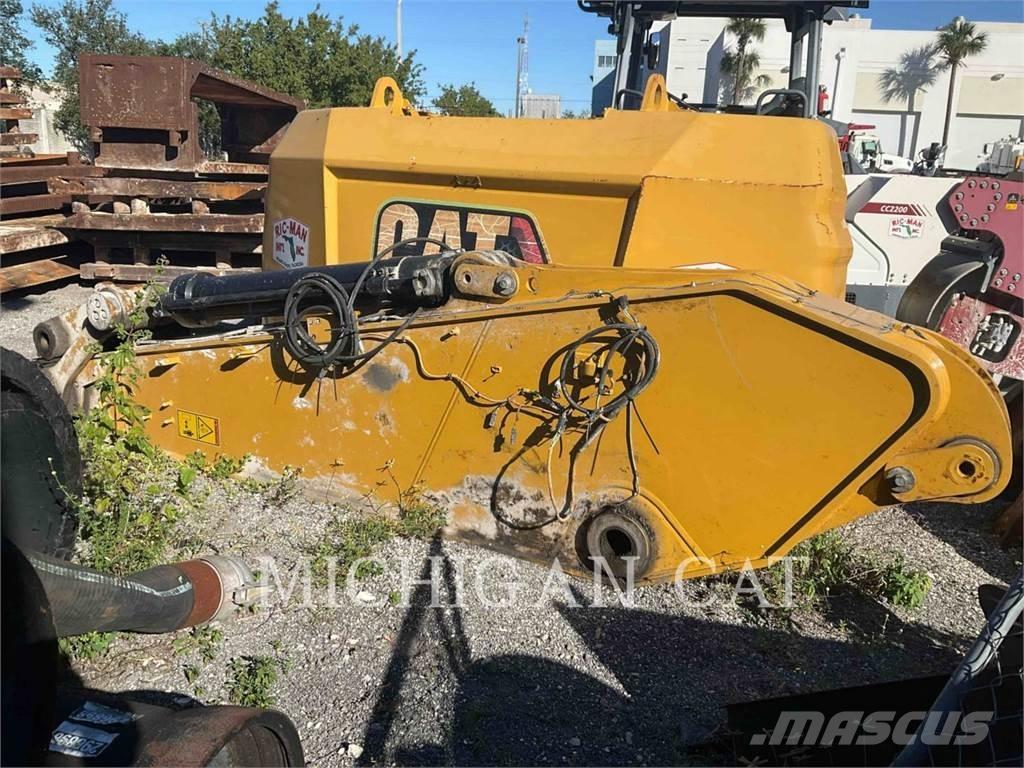 CAT 374 QZ1 Гусеничні екскаватори