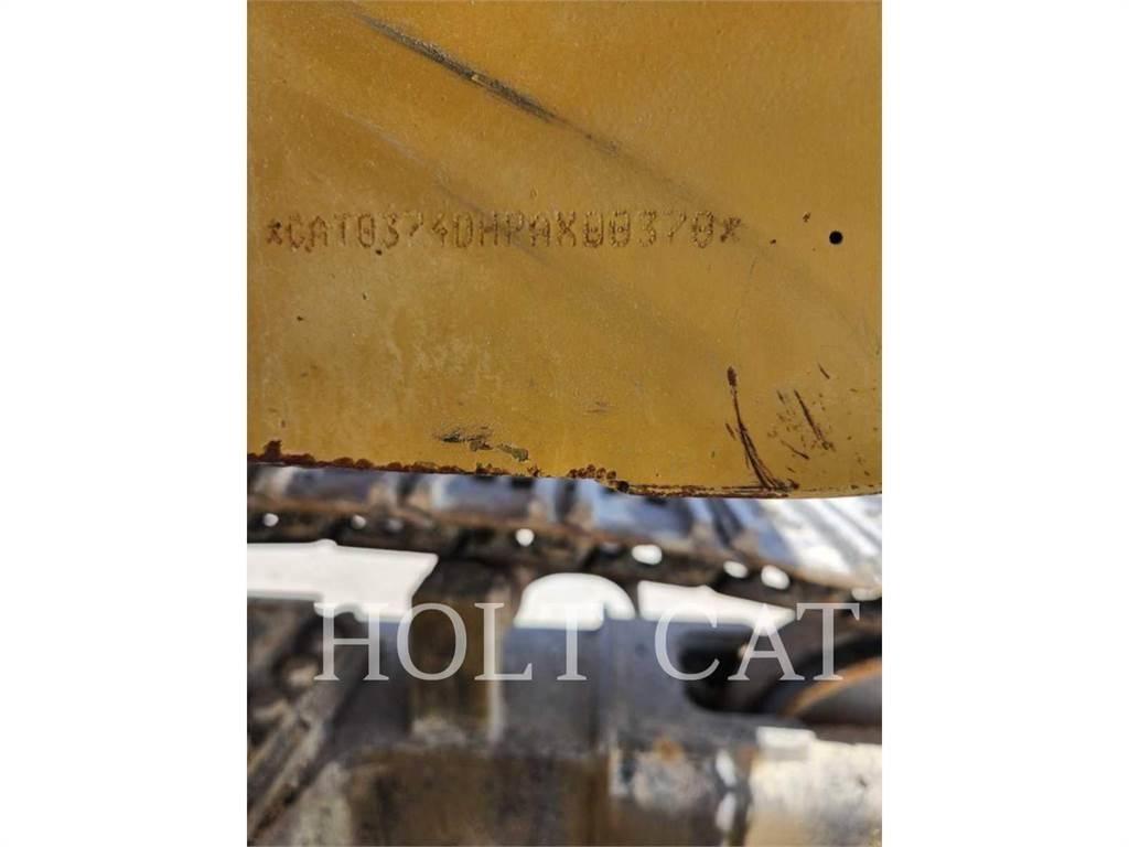 CAT 374DL Гусеничні екскаватори