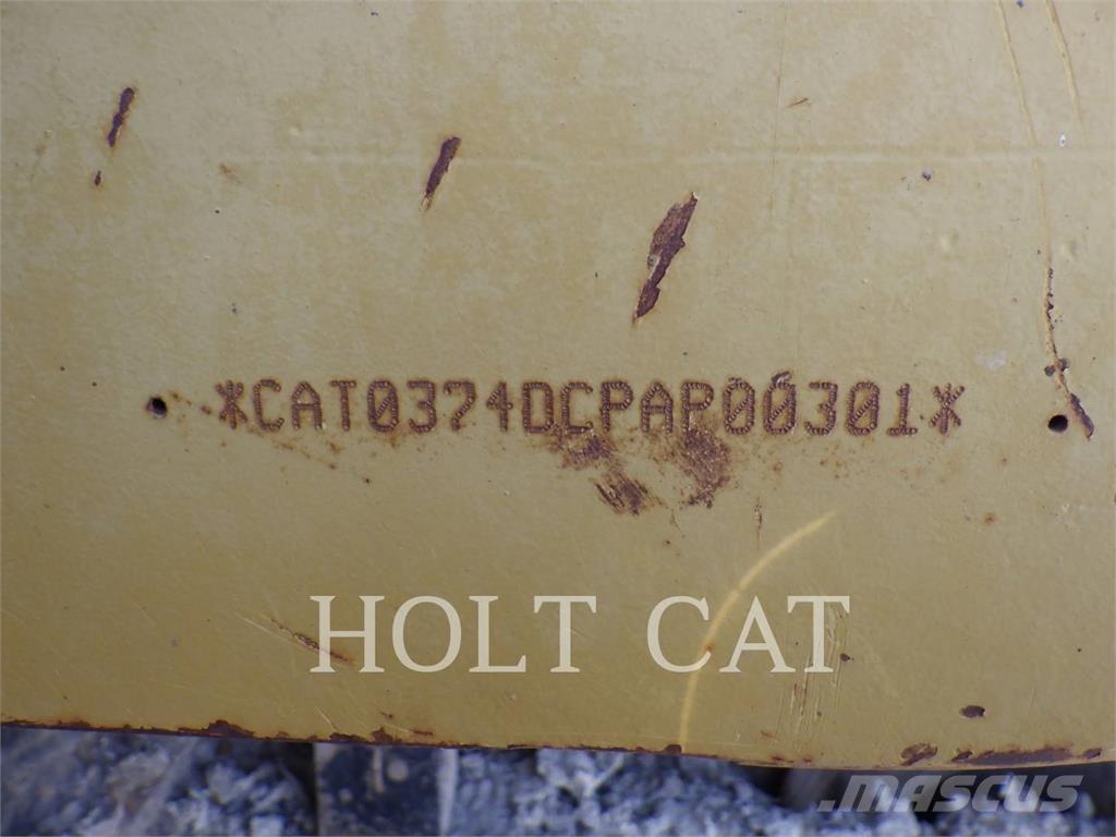 CAT 374DL Гусеничні екскаватори