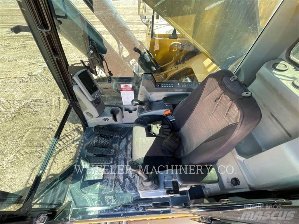 CAT 374F Гусеничні екскаватори