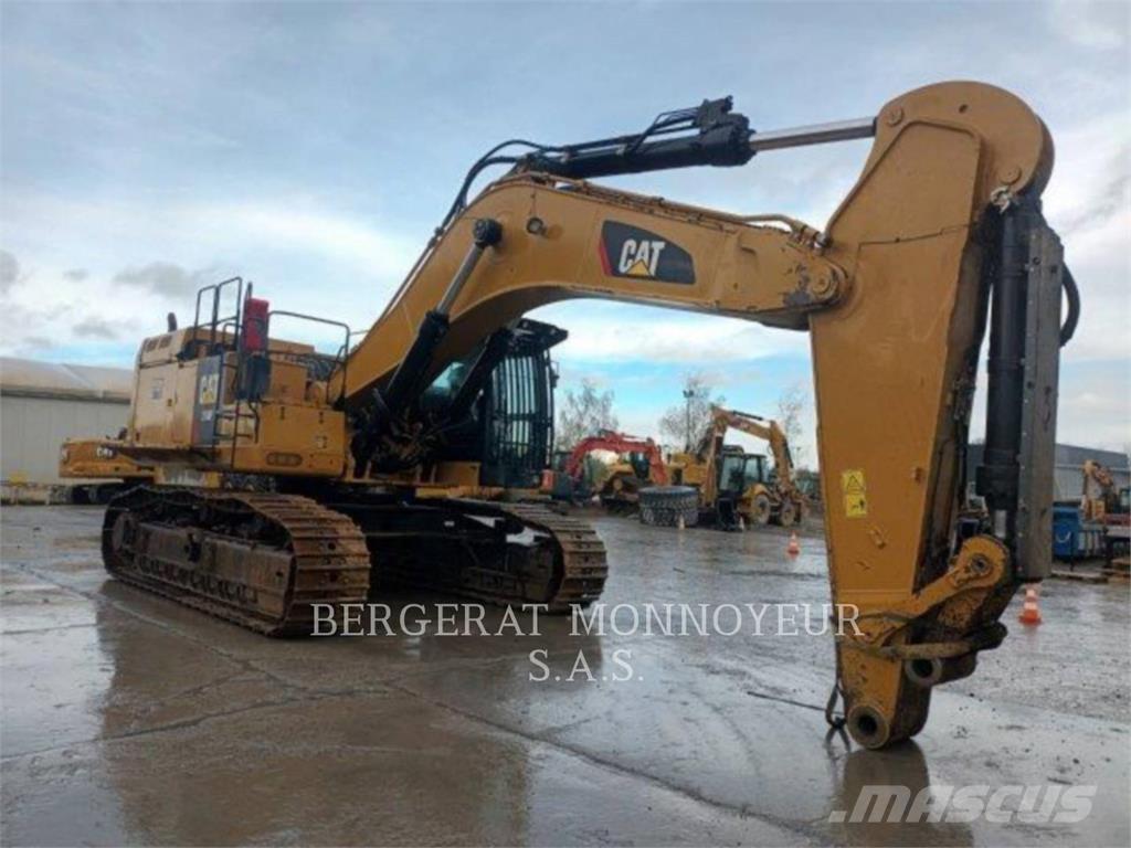 CAT 374F Гусеничні екскаватори