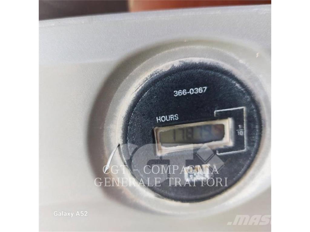 CAT 374F Гусеничні екскаватори