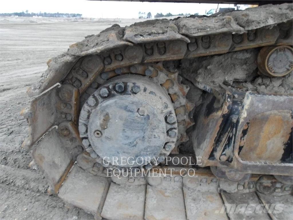 CAT 374FL Гусеничні екскаватори