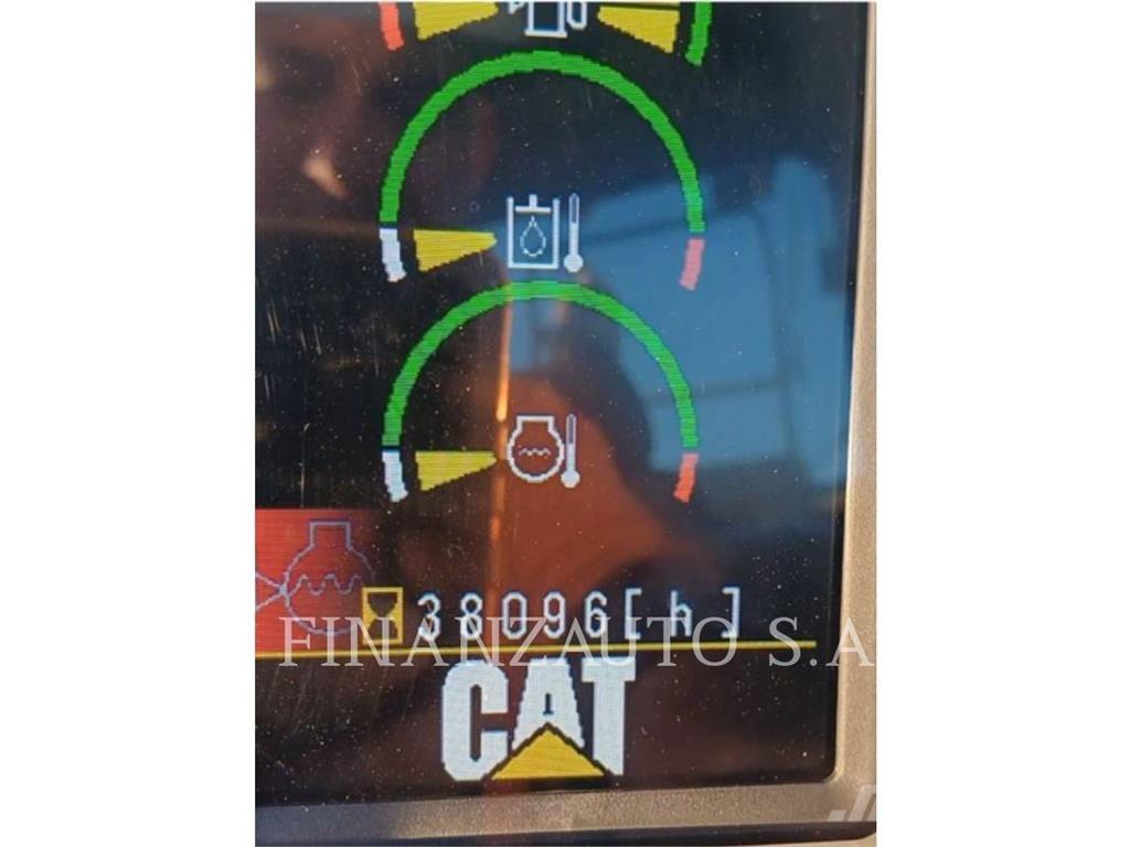 CAT 390DL Гусеничні екскаватори