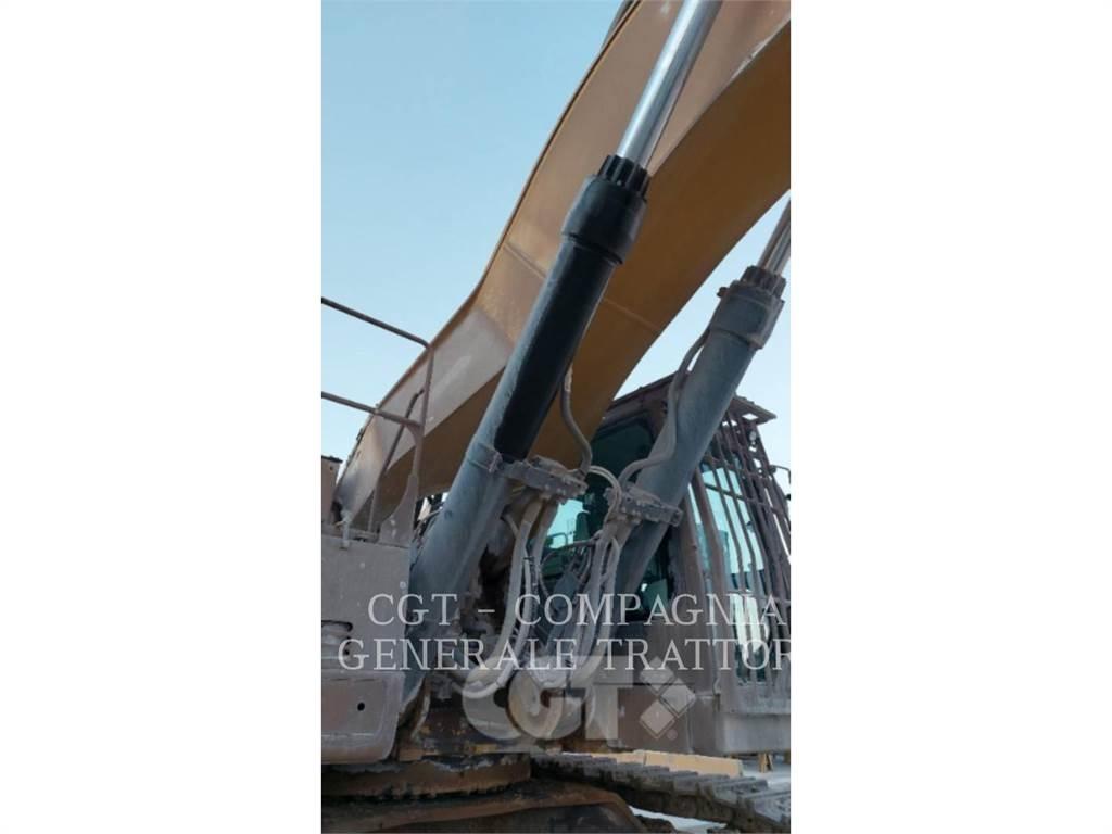 CAT 390F Гусеничні екскаватори