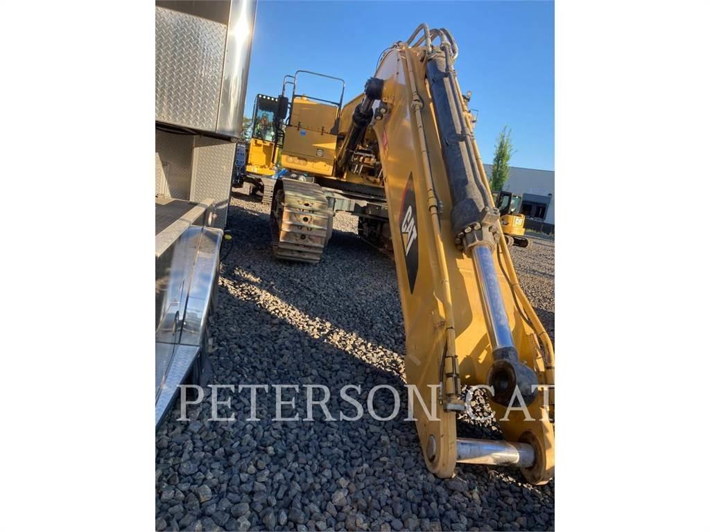 CAT 390FL Гусеничні екскаватори