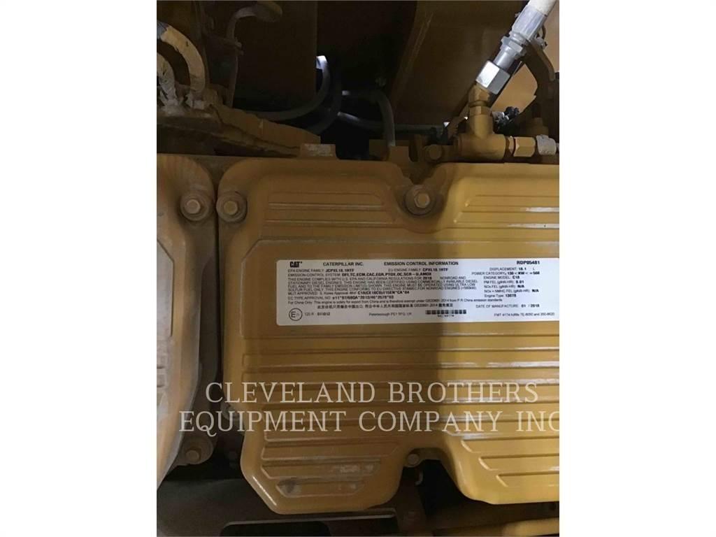 CAT 390FL Гусеничні екскаватори