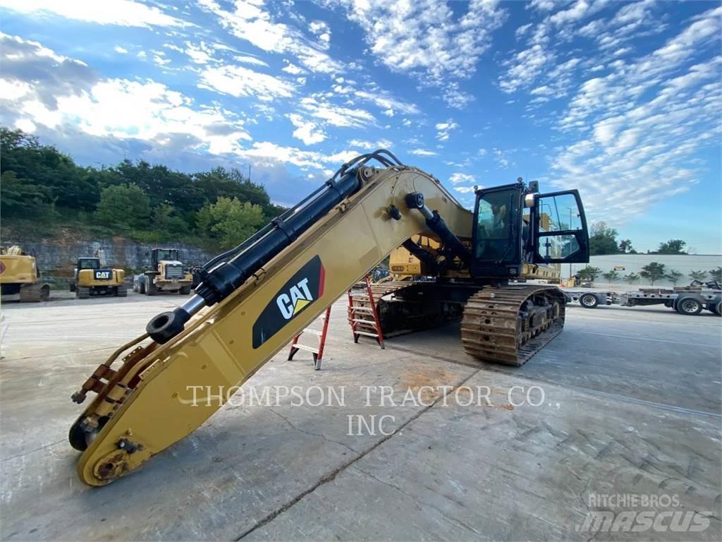 CAT 390FL Гусеничні екскаватори