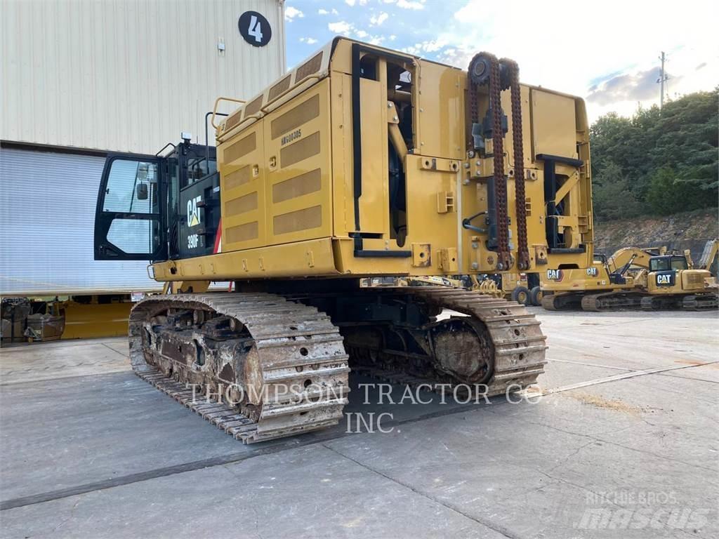 CAT 390FL Гусеничні екскаватори