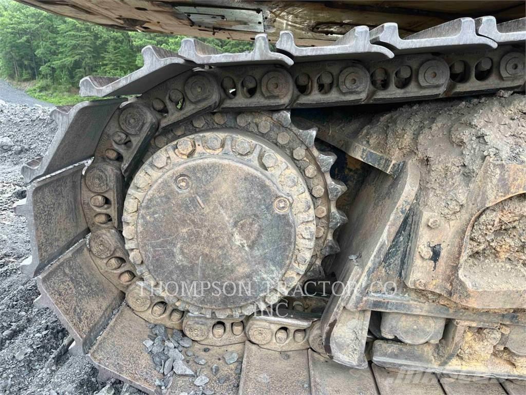 CAT 390FL Гусеничні екскаватори