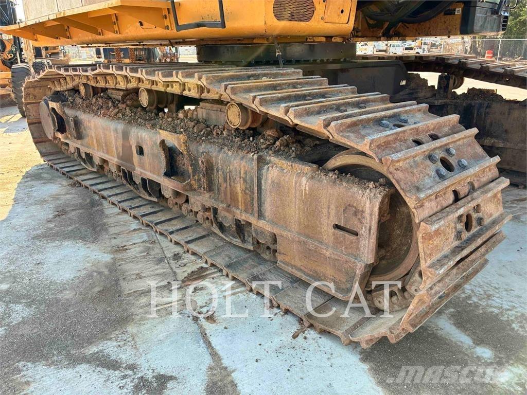 CAT 390FL Гусеничні екскаватори