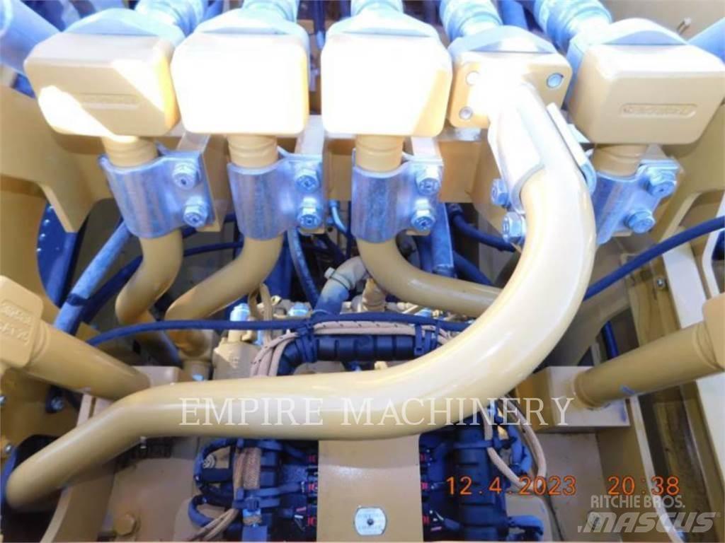 CAT 390FL GP P Гусеничні екскаватори