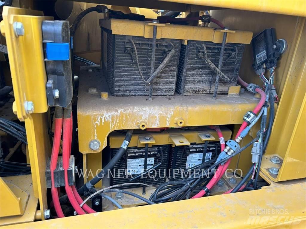 CAT 395 Гусеничні екскаватори