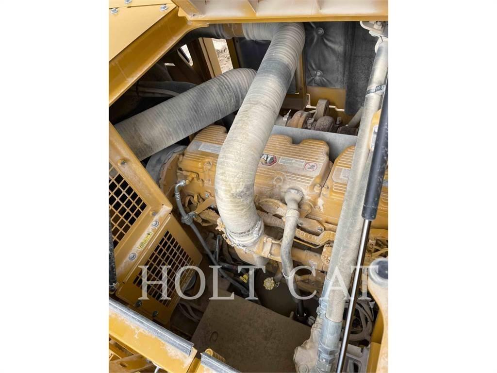 CAT 395 Гусеничні екскаватори