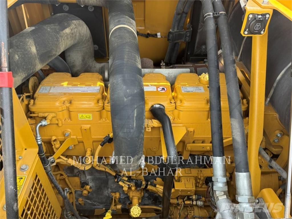 CAT 395 Гусеничні екскаватори