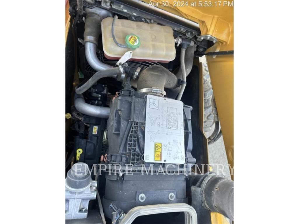 CAT 415F2 4EOP Екскаватори-навантажувачі