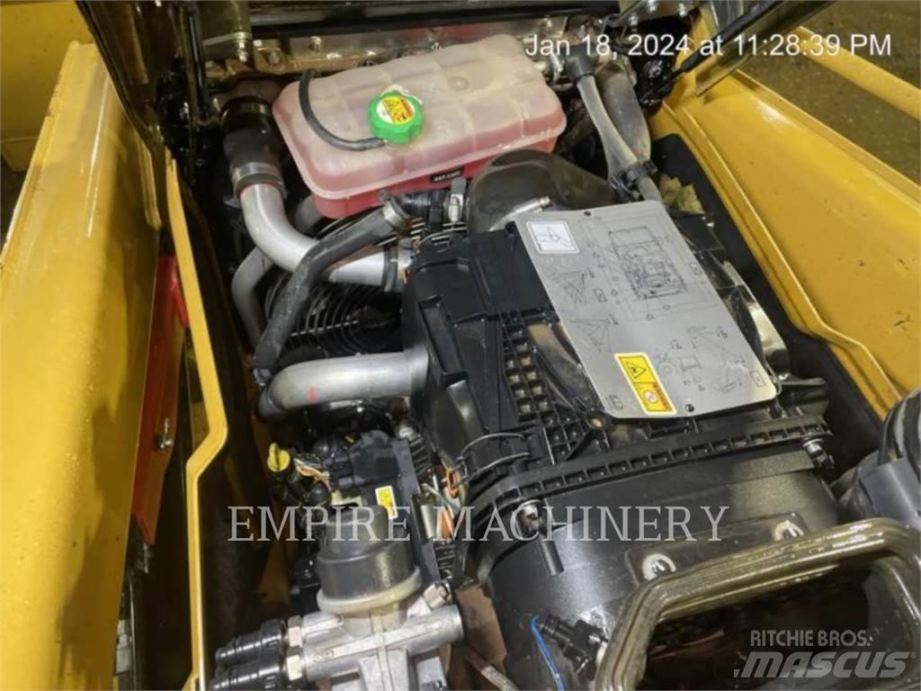 CAT 415F2 IL Фронтальні навантажувачі