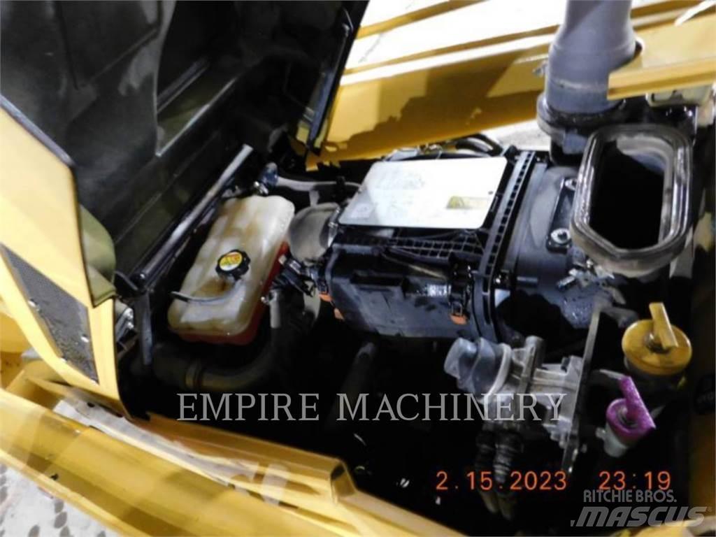 CAT 415F2 IL Фронтальні навантажувачі