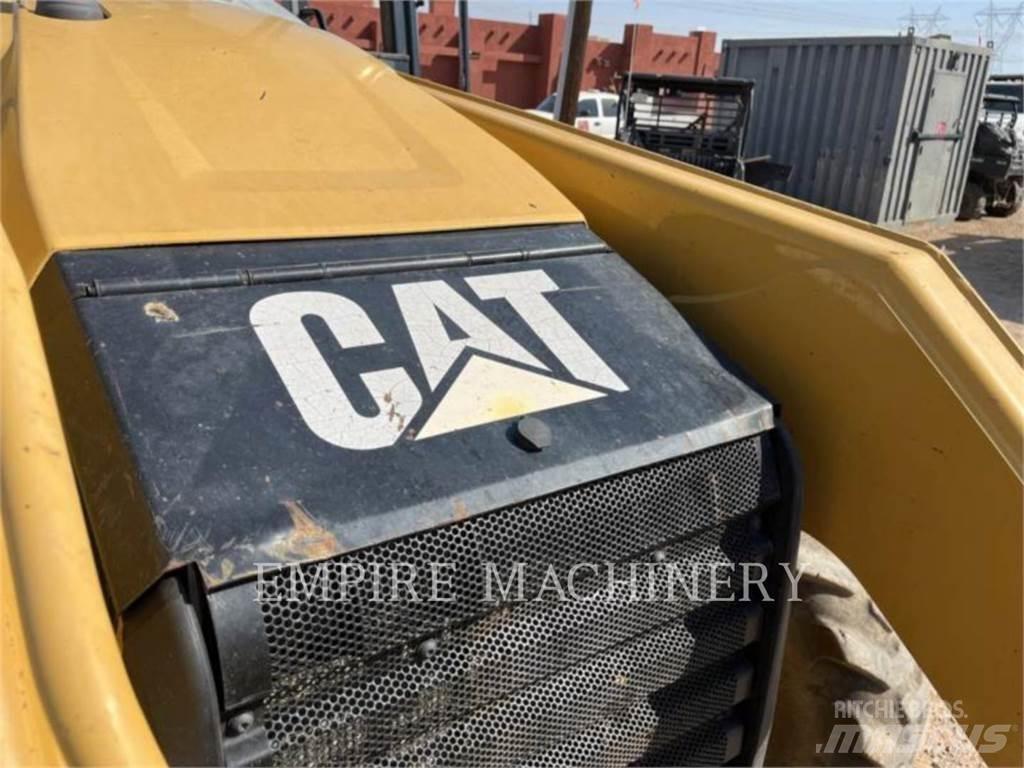 CAT 415F2 IL Фронтальні навантажувачі