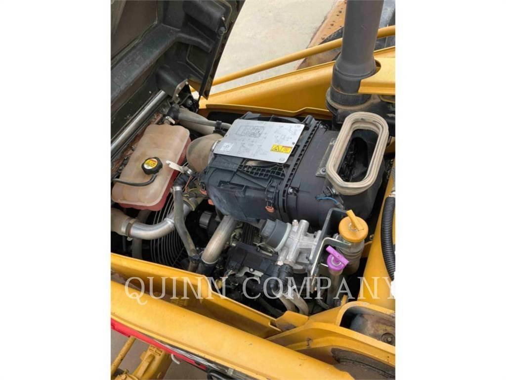 CAT 415F2 IL Екскаватори-навантажувачі