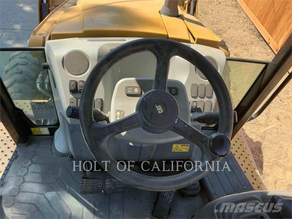CAT 415F2IL Фронтальні навантажувачі