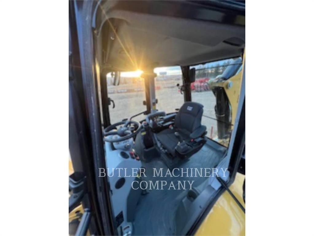 CAT 420 Екскаватори-навантажувачі