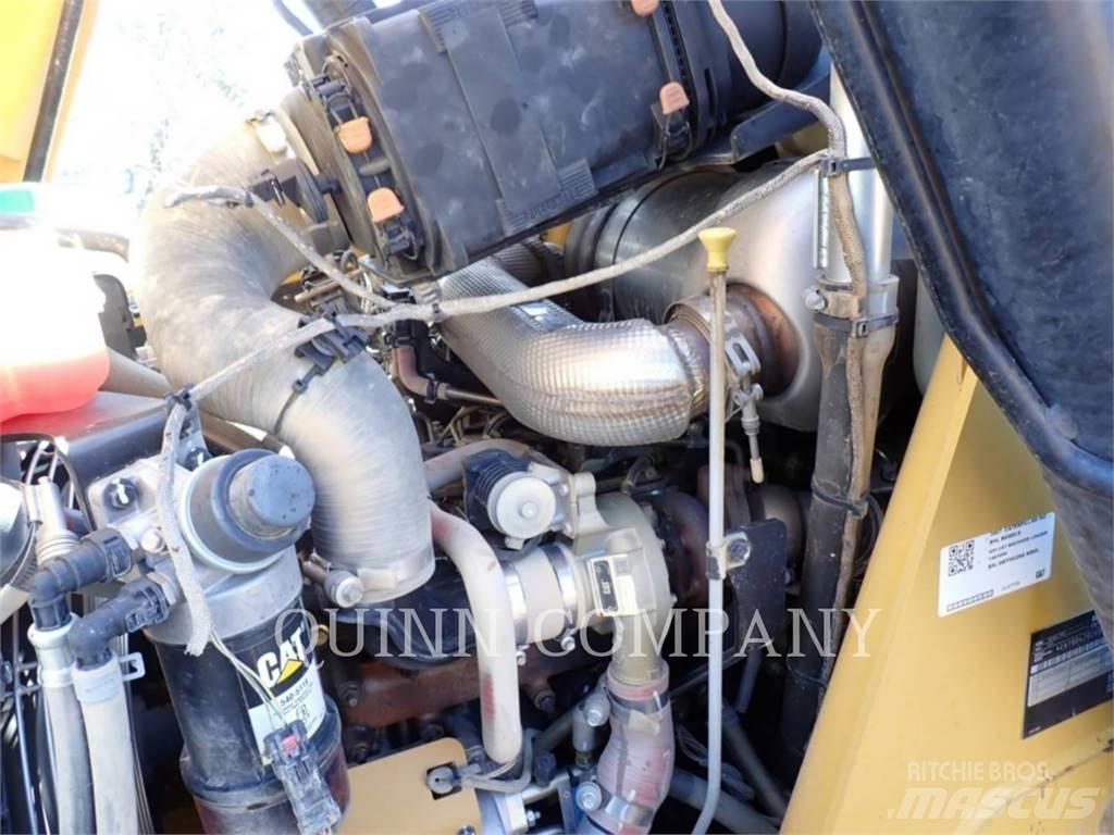 CAT 420 Екскаватори-навантажувачі