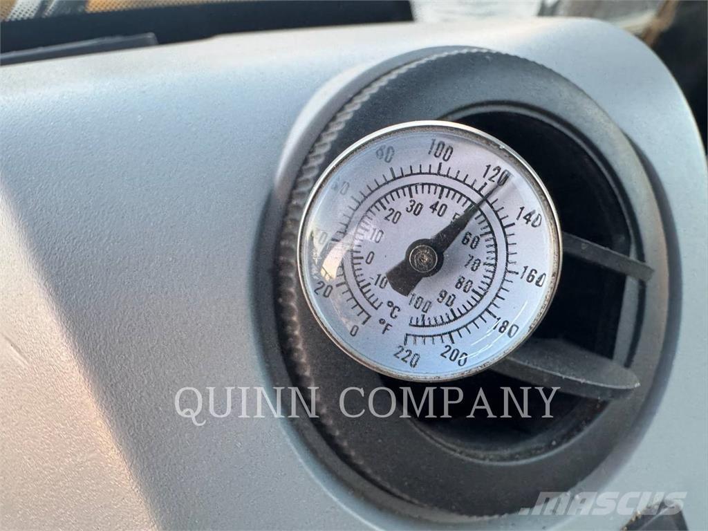 CAT 420 Екскаватори-навантажувачі