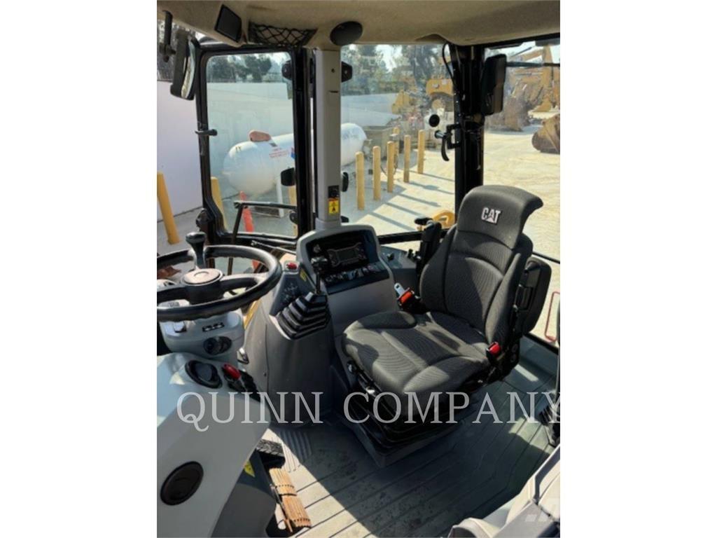 CAT 420 Екскаватори-навантажувачі