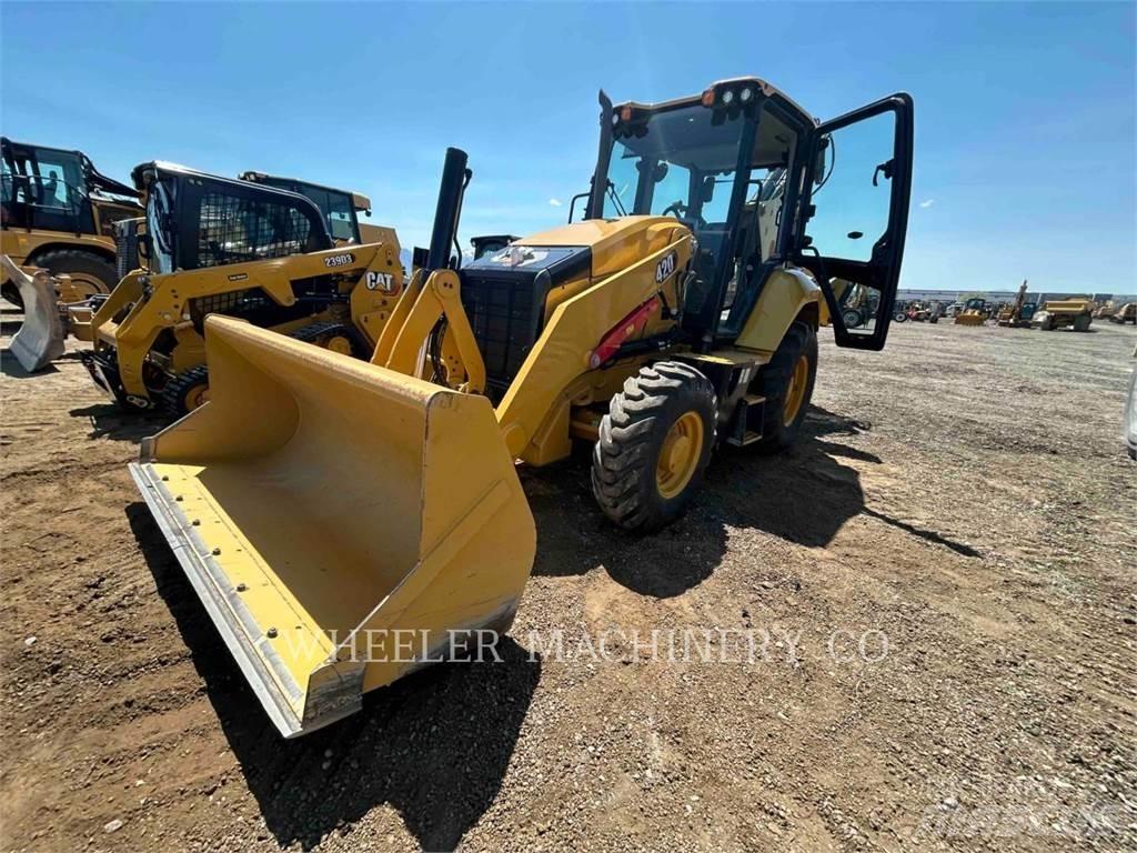 CAT 420 TH Екскаватори-навантажувачі