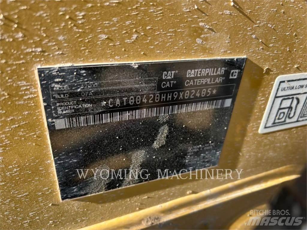 CAT 420 XE Екскаватори-навантажувачі