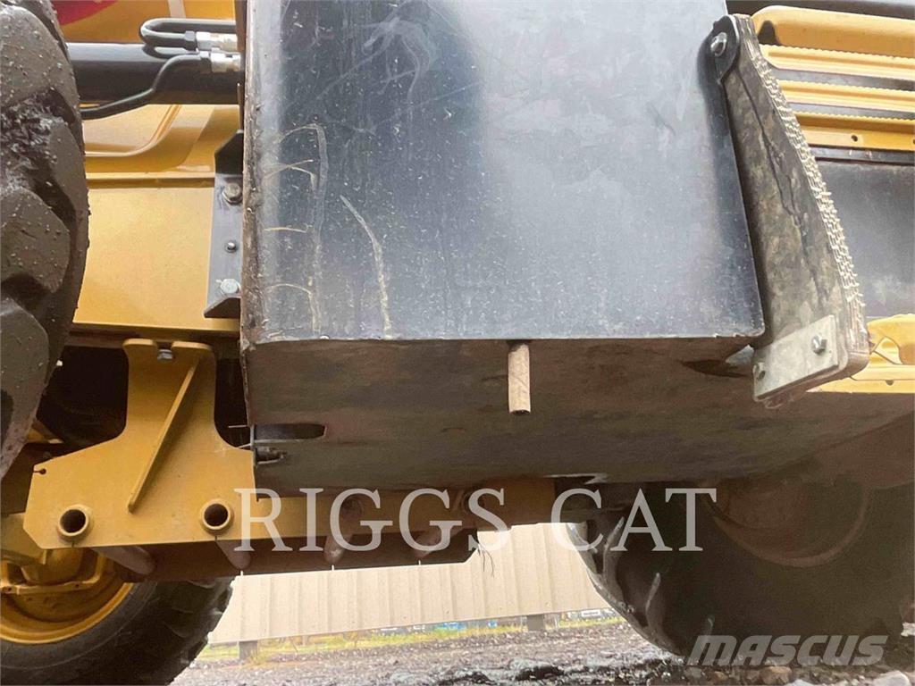 CAT 42007 Екскаватори-навантажувачі