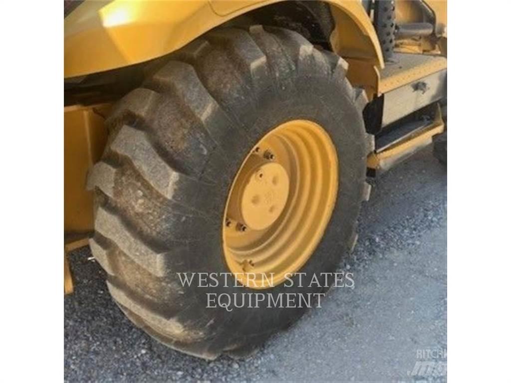 CAT 420F Екскаватори-навантажувачі