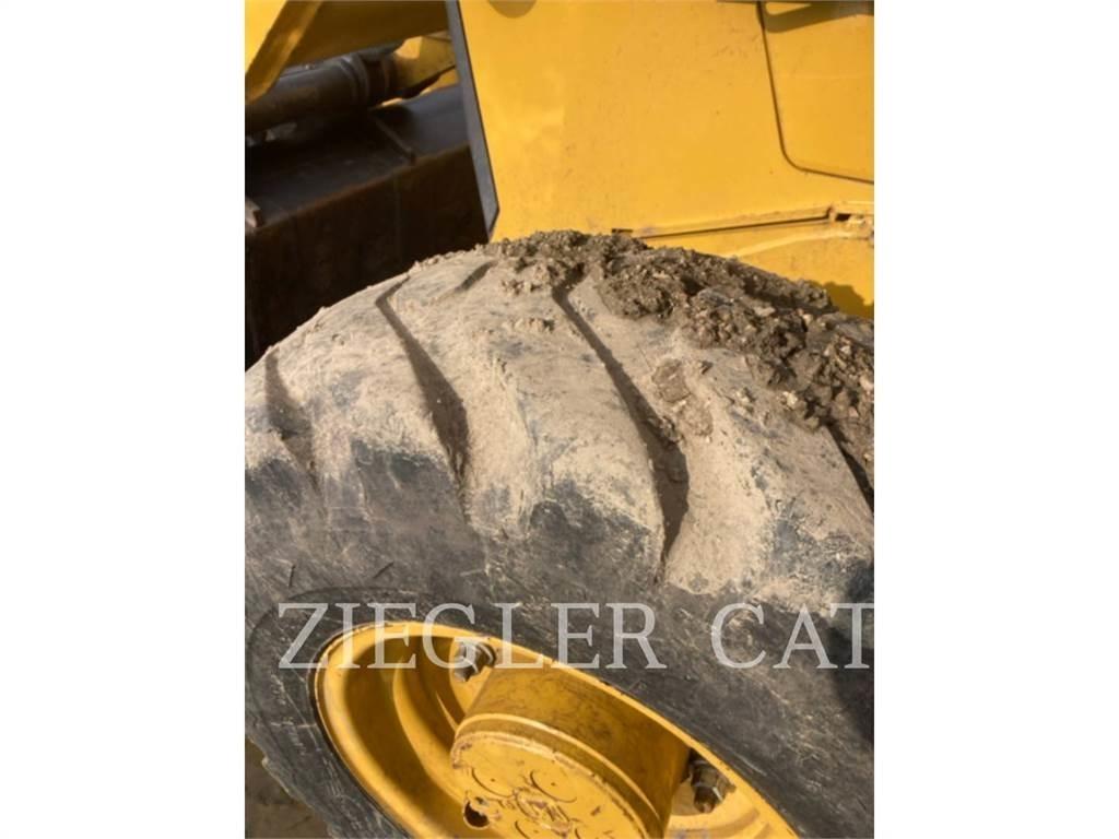 CAT 420F2 Екскаватори-навантажувачі