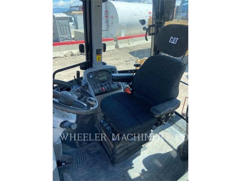 CAT 420F2 Екскаватори-навантажувачі