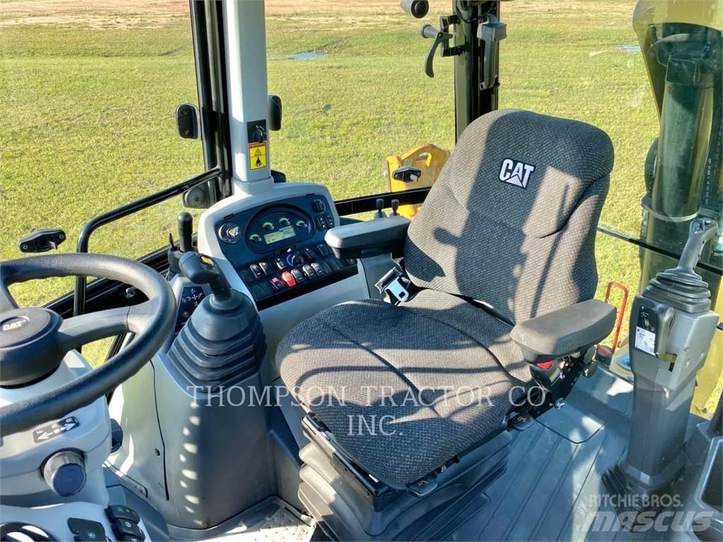 CAT 420F2 Екскаватори-навантажувачі