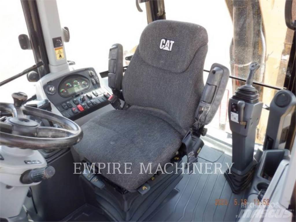 CAT 420F2 4ECP Екскаватори-навантажувачі