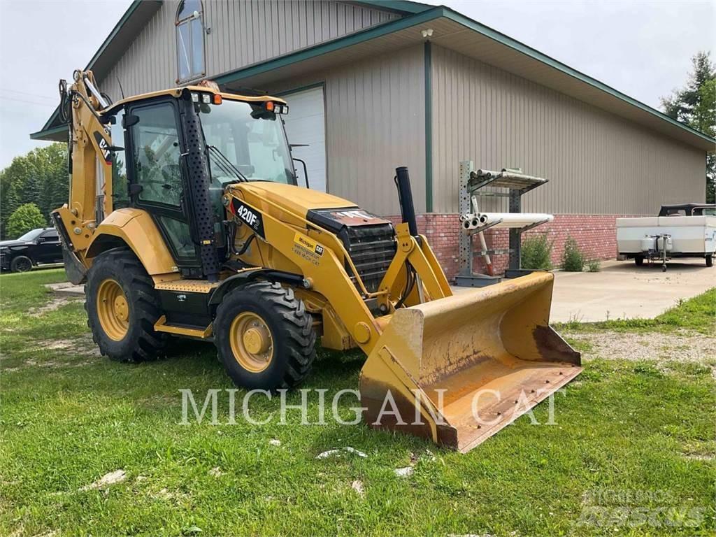 CAT 420F2 APR Екскаватори-навантажувачі