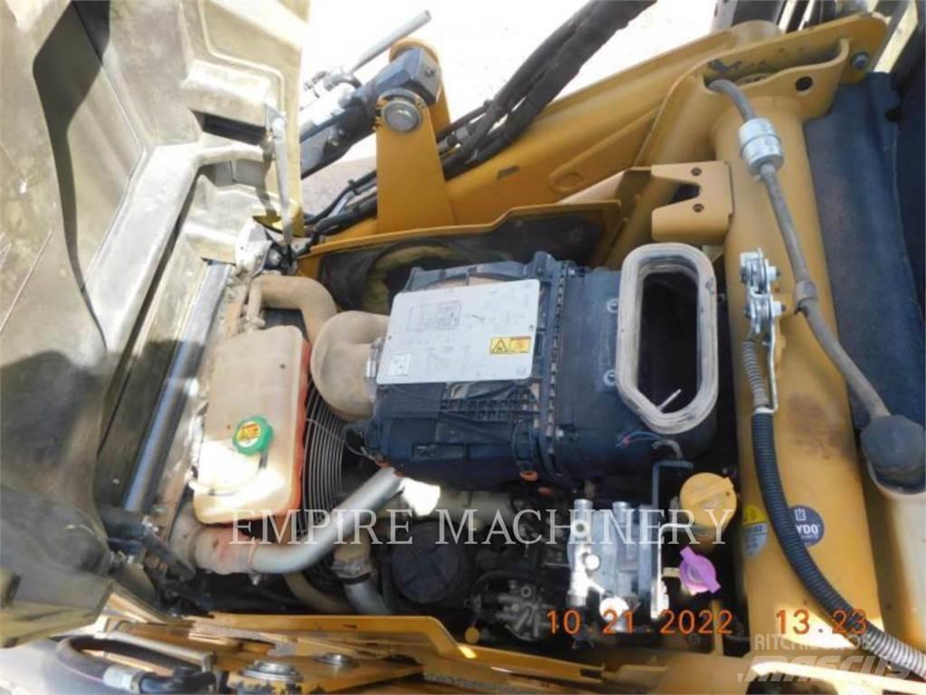 CAT 420F24EOIP Екскаватори-навантажувачі