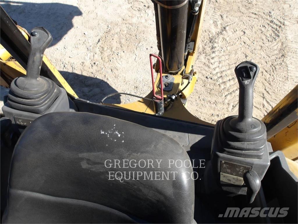 CAT 420F2IT Екскаватори-навантажувачі