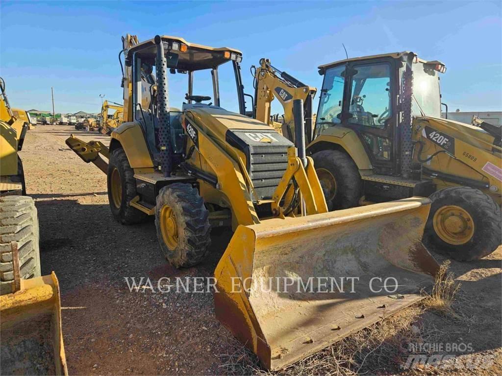 CAT 420F2ST Екскаватори-навантажувачі