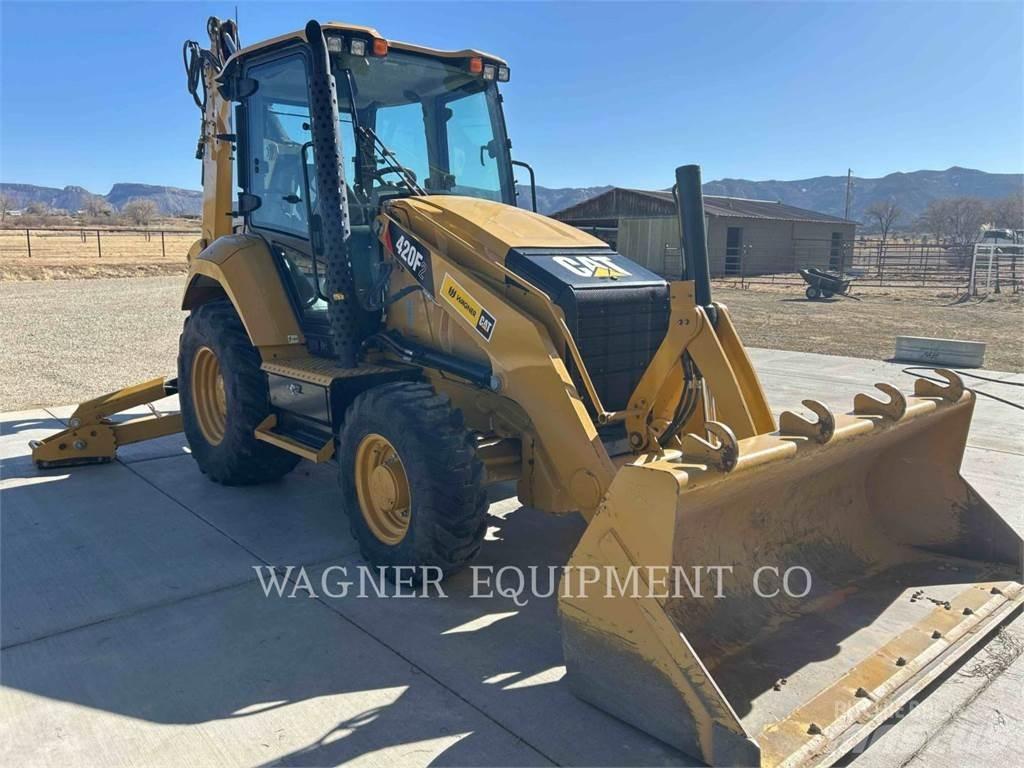 CAT 420F2ST Екскаватори-навантажувачі
