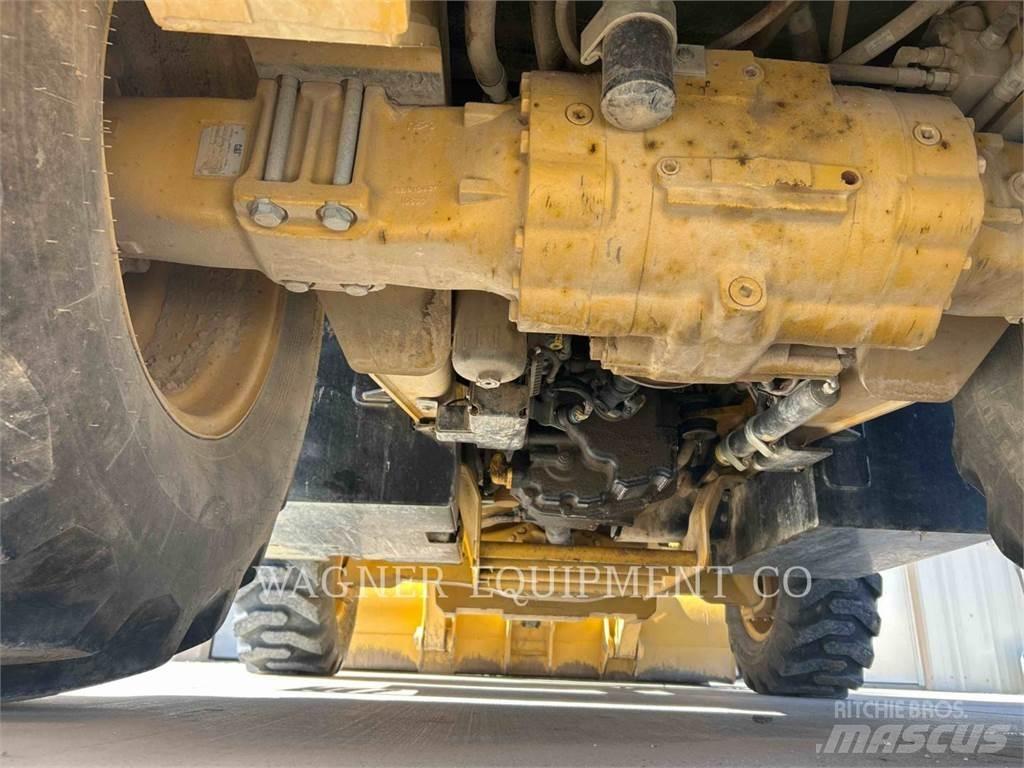 CAT 420F2ST Екскаватори-навантажувачі