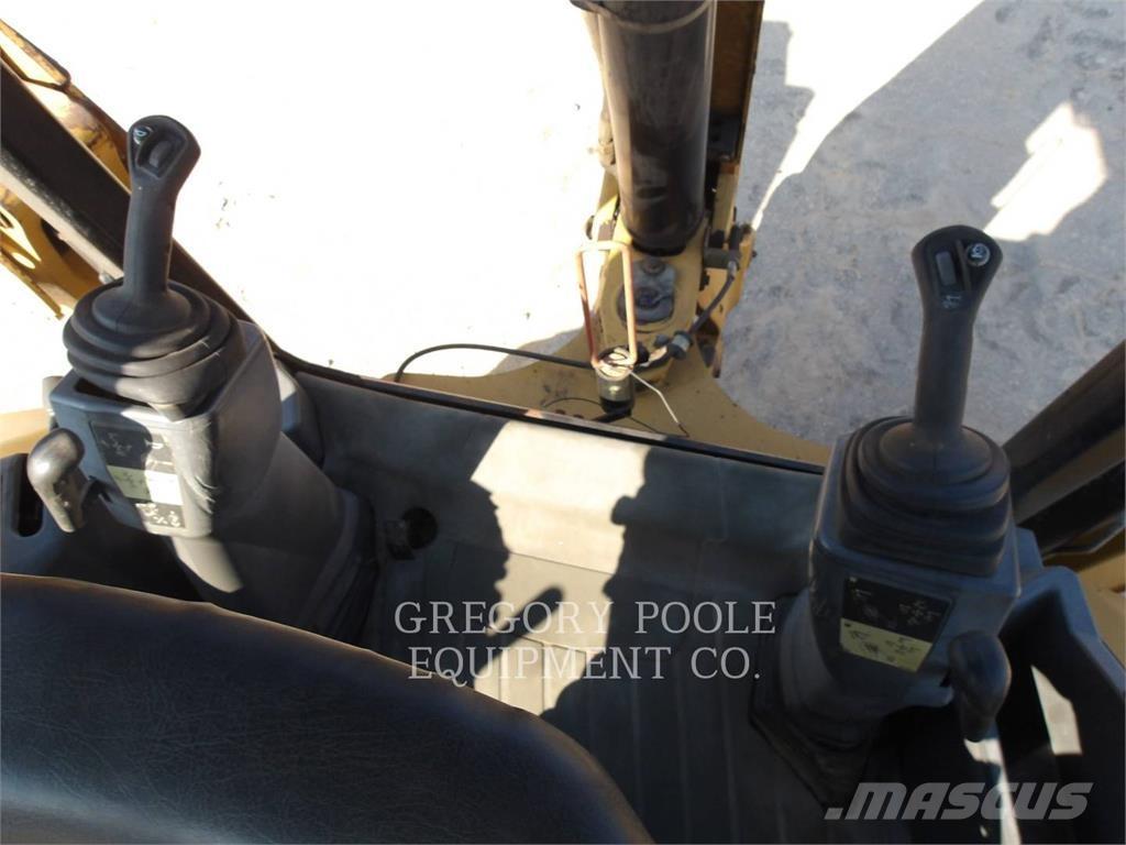 CAT 420F2ST Екскаватори-навантажувачі